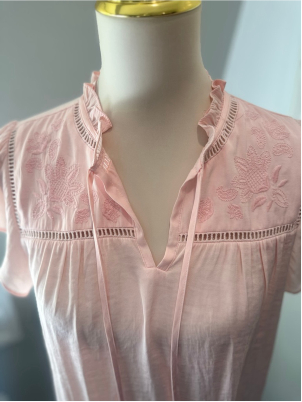 Joie | Pink Embroidered Short Sleeve lightweight Blouse | Size Medium - Picture 3 of 9